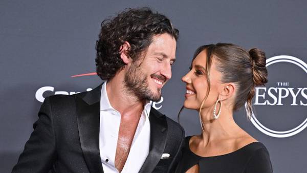 'DWTS' pros Jenna Johnson and Val Chmerkovskiy reveal their baby boy's name